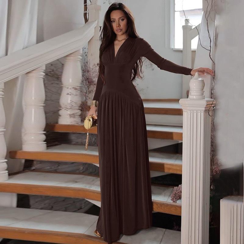 

Elegant European & American V-Neck Pleated Long Dress, Women s Autumn/Winter Fashion, Waist-Cinching Swing, Long Sleeves Medium темно-коричневого кольору