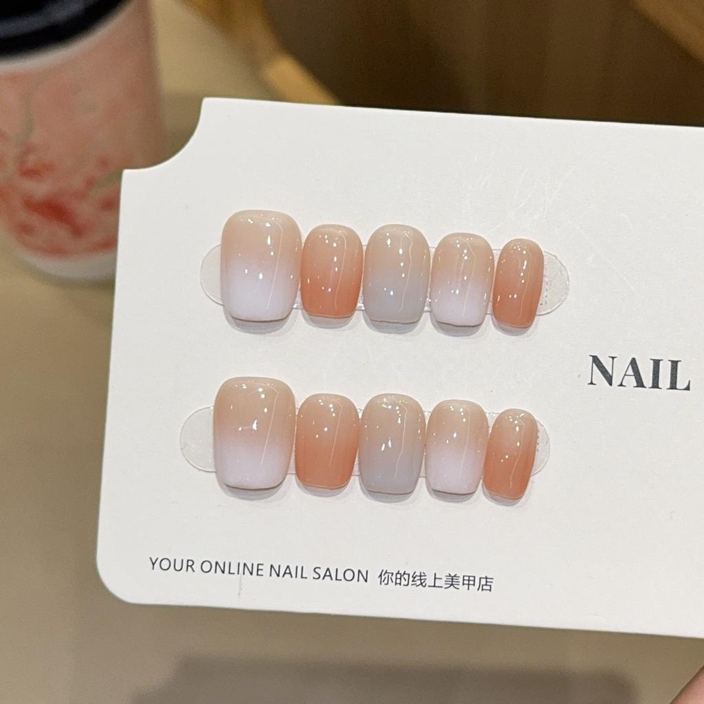 ins wind gentle and gradual change dopamine short pure hand-worn nail whitening advanced sense handmade manicure fake nails