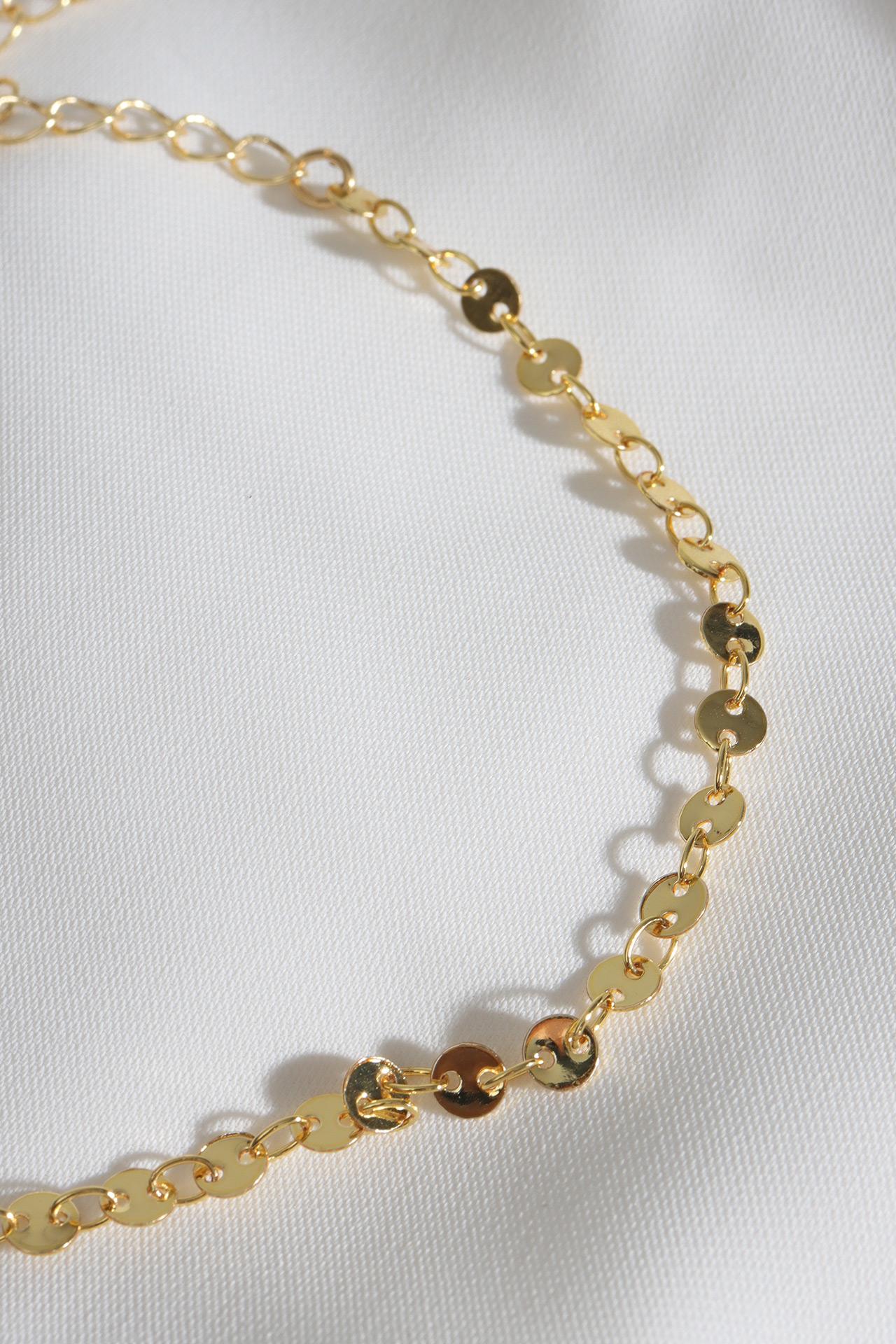 

Золотой браслет с пайетками