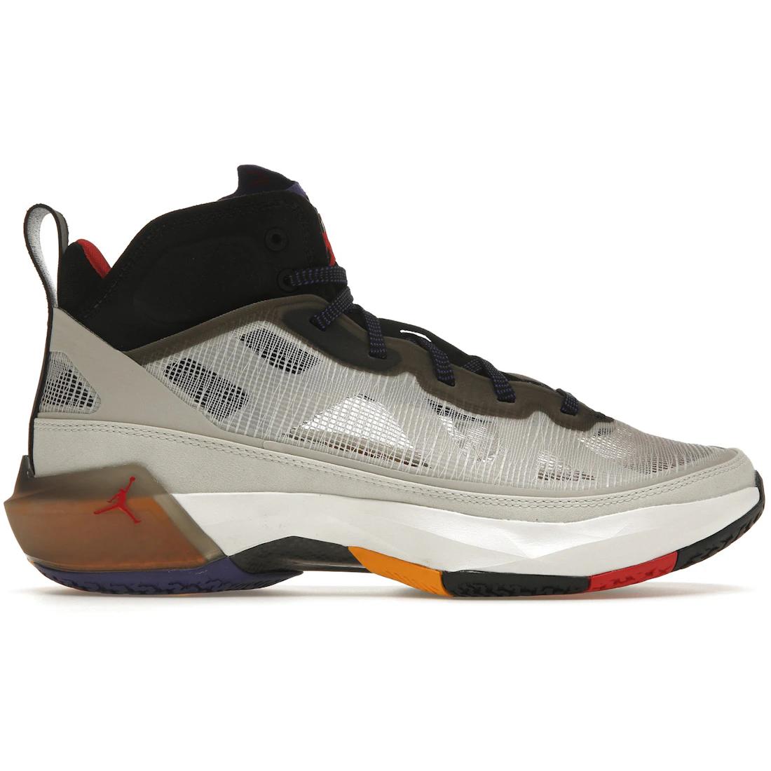 

Кроссовки Jordan 37 Светло-бежевый Темно-бордовый(DD6958-060) 44