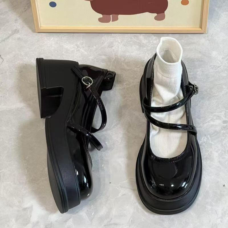 Versatile Japanese retro French Mary Jane shoes women's 2025 new autumn black round head high heel platform small leather shoes