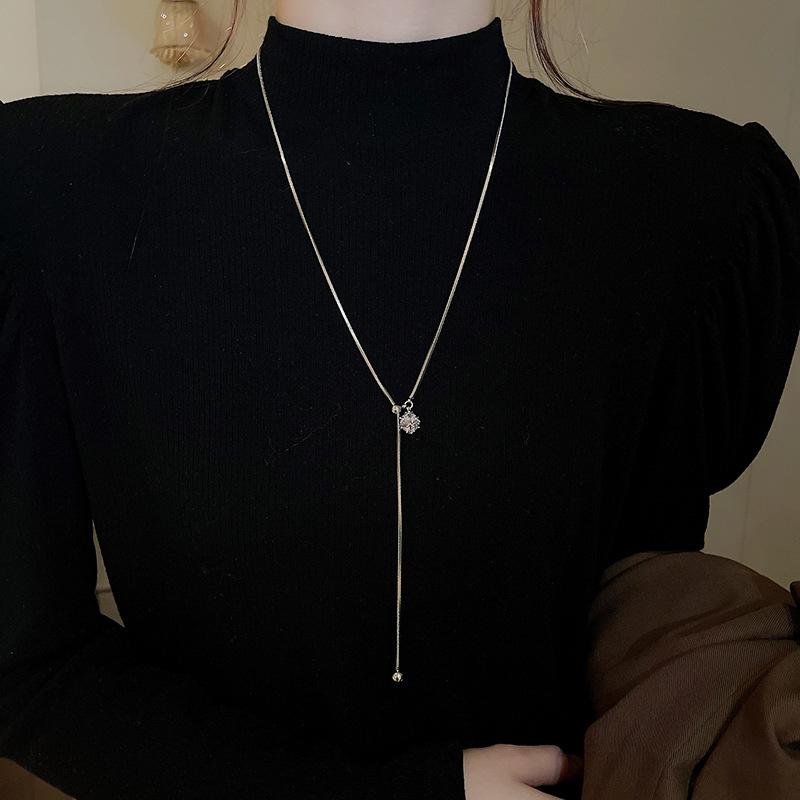 Simple butterfly adjustable necklace niche versatile light luxury sweater chain women's high-end fashion temperament jewelry