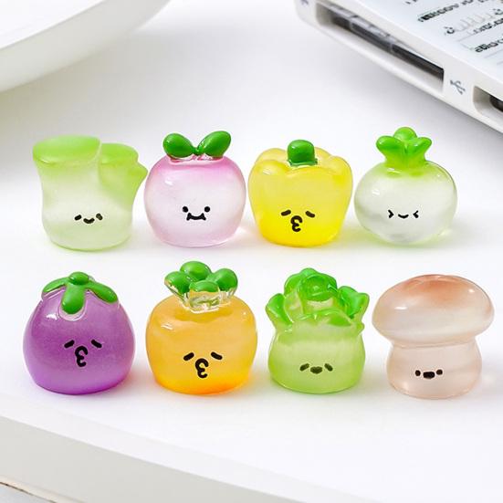 4Pcs Mini Resin Vegetable Figurines Cute Car Dashboard Decor, Adhesive Mounted Resin Car Interior Decorations for Women, Mini Dashboard Ornaments