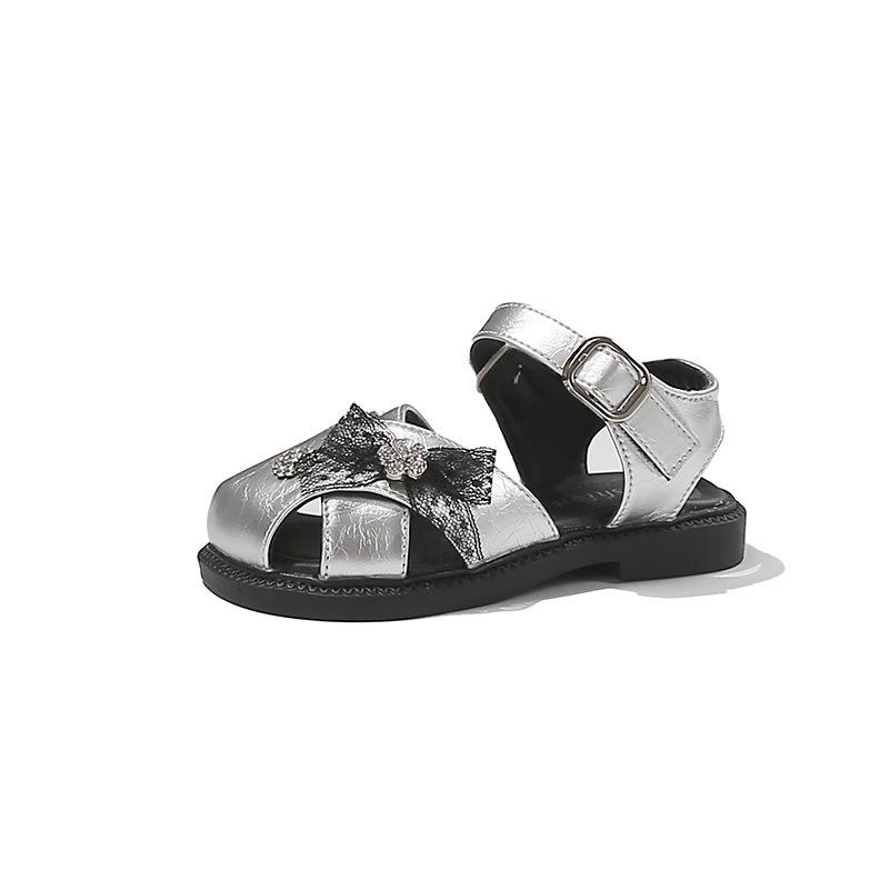 Children's Closed-toe sandals2026Summer New Style Children's Sandals with Rhinestone Bows and Solid Color Design for Little Girls