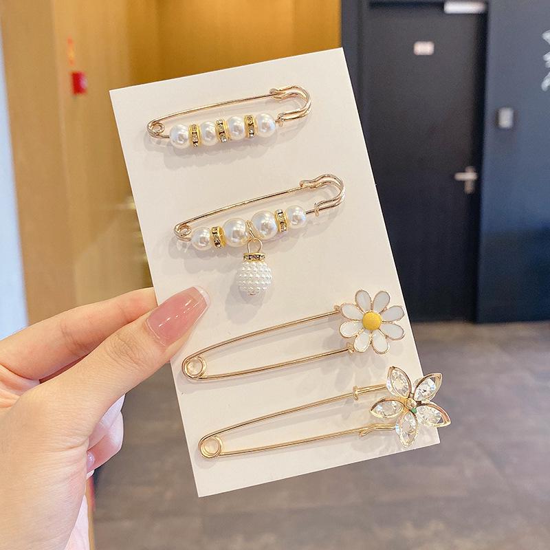 Women's Invisible Pearl Brooch: Anti-Exposure Collar Pin for Shirts and Corsages.