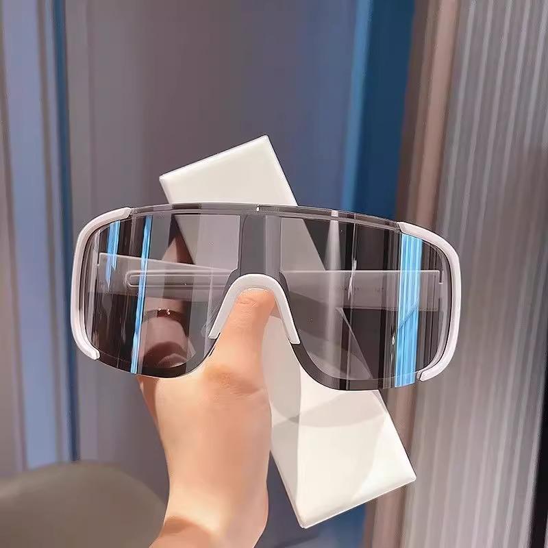 

Night Ride Photochromic Windproof Sunglasses for Men & Women - Large Face Cycling & Ski Goggles with Fashionable Reflective Sports Design.