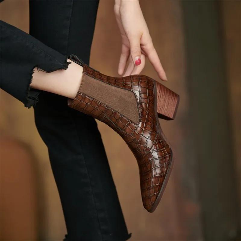 Mode 2024 Nya Höst/Vinter Damstövlar Spetsig Tå Tjock Klack Korta Stövlar Mode Chelsea Boots Skor för Kvinnor Höga Klackar 34-42