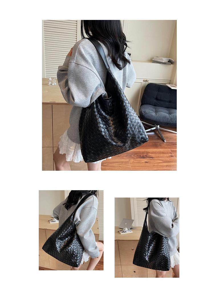 Women's Large-Capacity Fashionable Shoulder Bag for Work and Casual Use