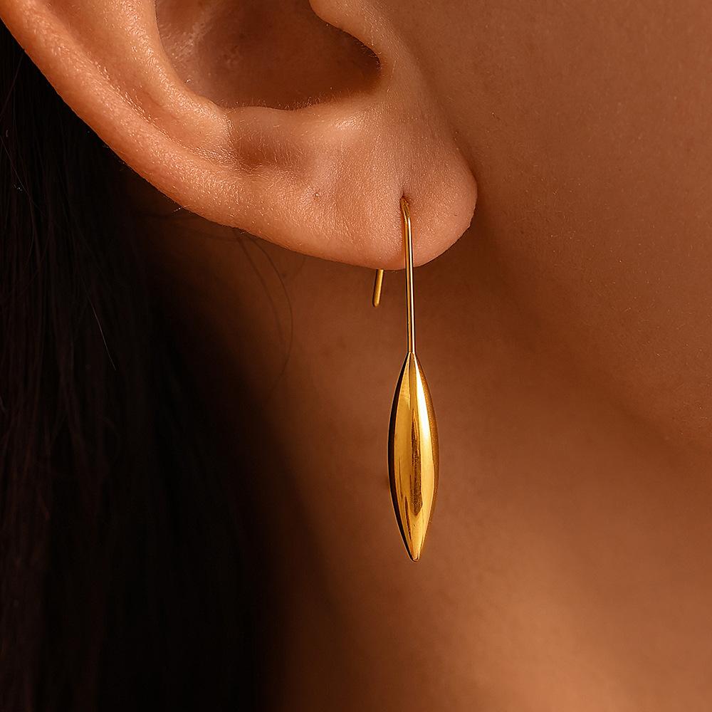

New Minimalist Water Droplet Ear Hook with Cool and Trendy Style, Personalized and Versatile Earrings
