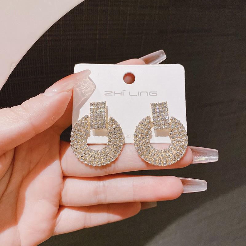 Elegant Imitation Pearl and Diamond-Studded Earrings for Women