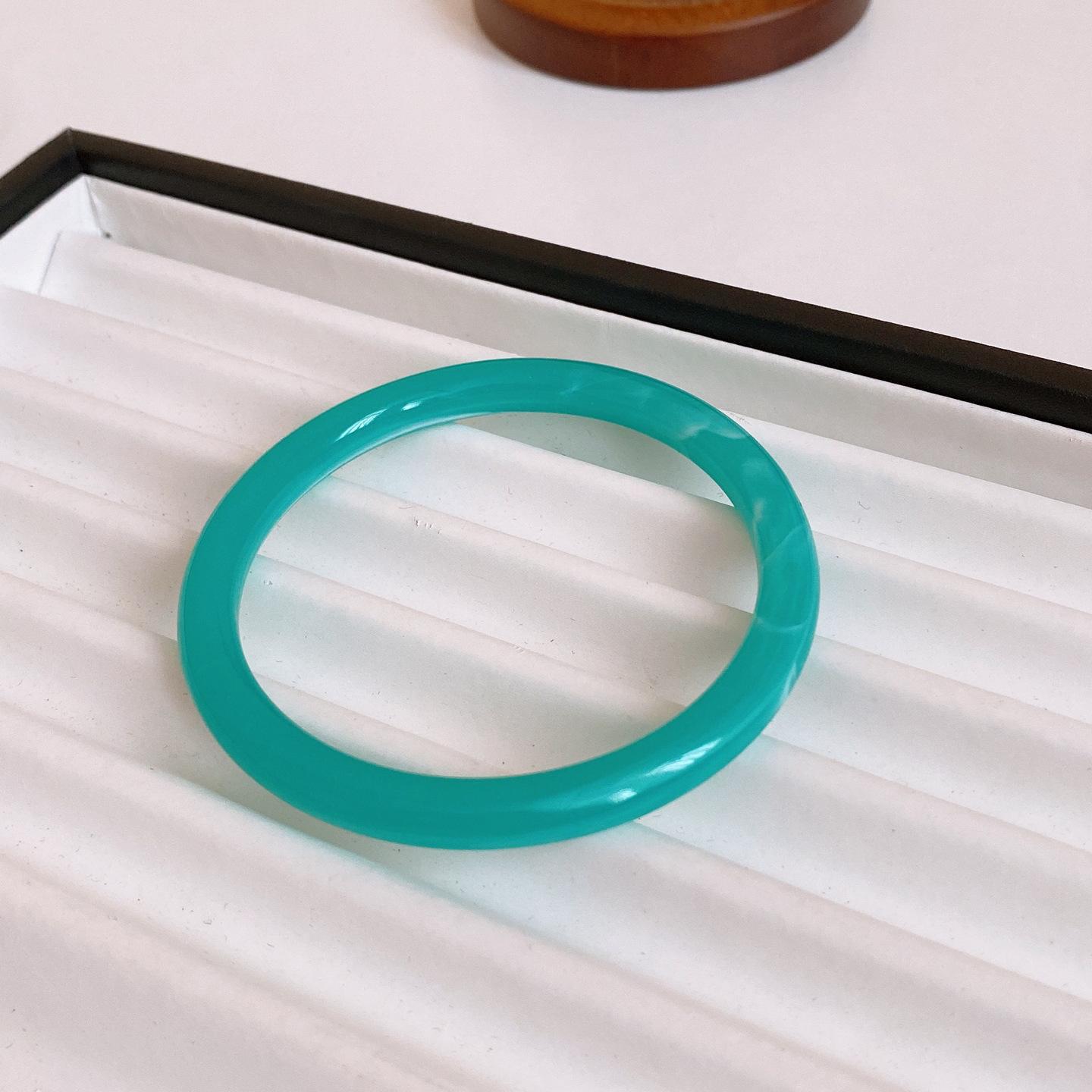 

European and American exaggerated turquoise blue resin irregular geometric bracelet niche design personalized bracelet simple jewelry