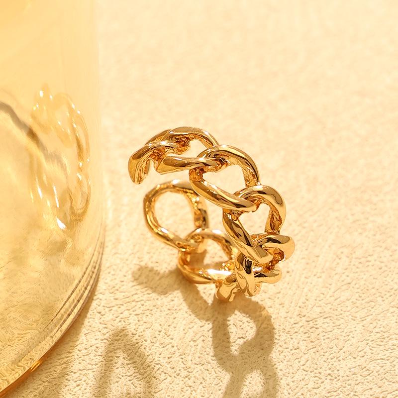 

Versatile Retro Punk Metal Chain Ring