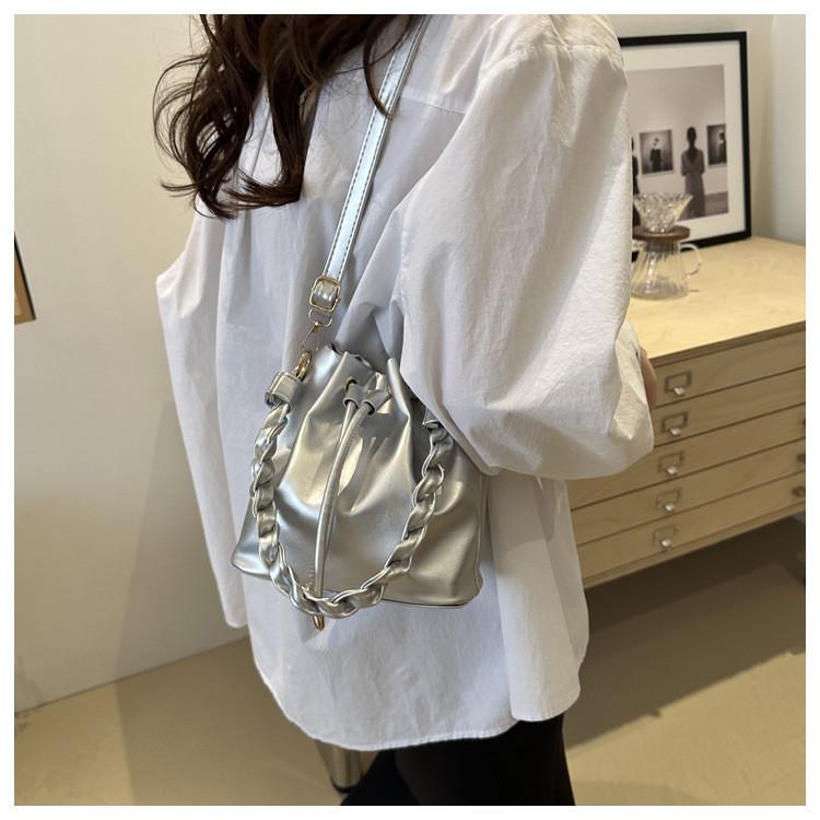 Chic Street Style Women's Bucket Bag 2024 New Trendy Pu Leather Handbag