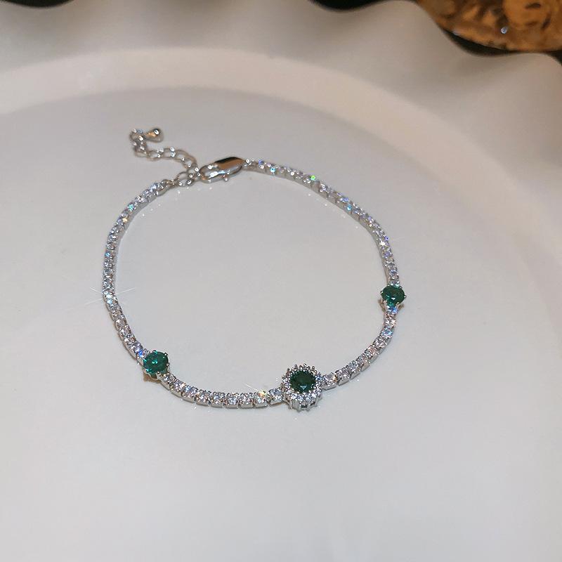Zircon Round Geometric Flower Bracelet Vintage Style Bracelet Light Luxury High-End Hand Jewelry For Women