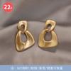 Metal wind round geometric earrings niche simple versatile stud earrings ins fashion high-end earrings