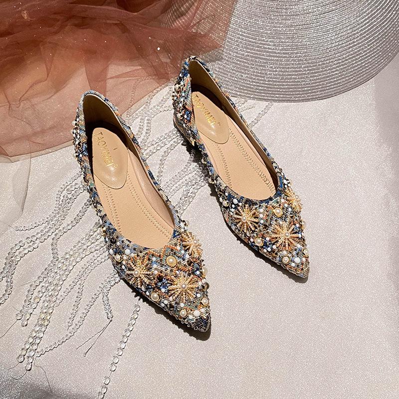 Pointed single shoes women's 2025 new ethnic style with skirt rhinestone flat-bottomed boat shoes willow nails soft sole large size 41-43