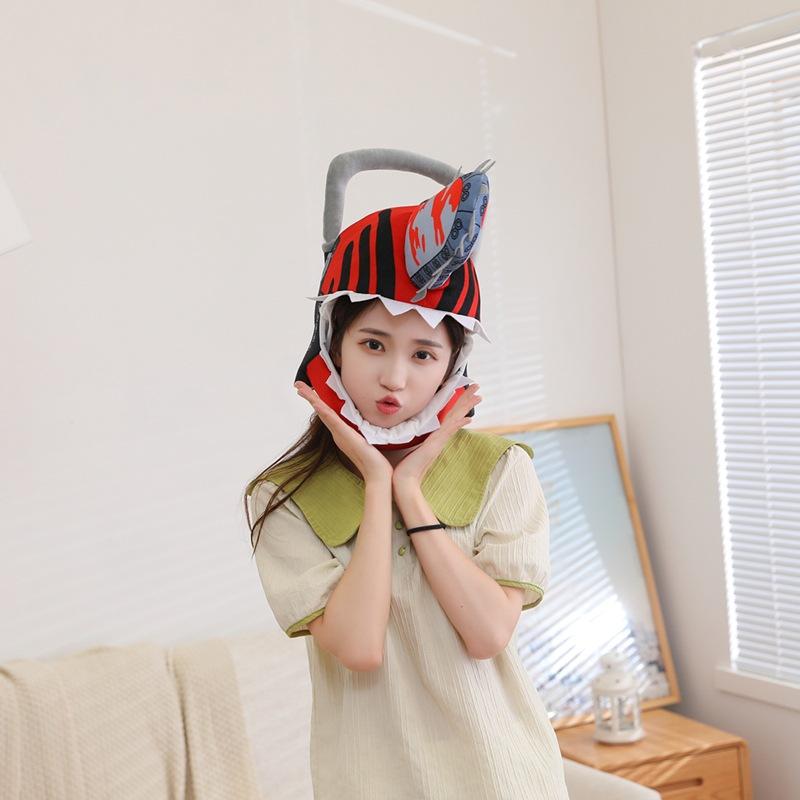 

Аниме косплей бензопила головной убор, шляпа, реквизит для фото, мультяшный головной убор, реквизит для выступлений 58*28CM0.21kg