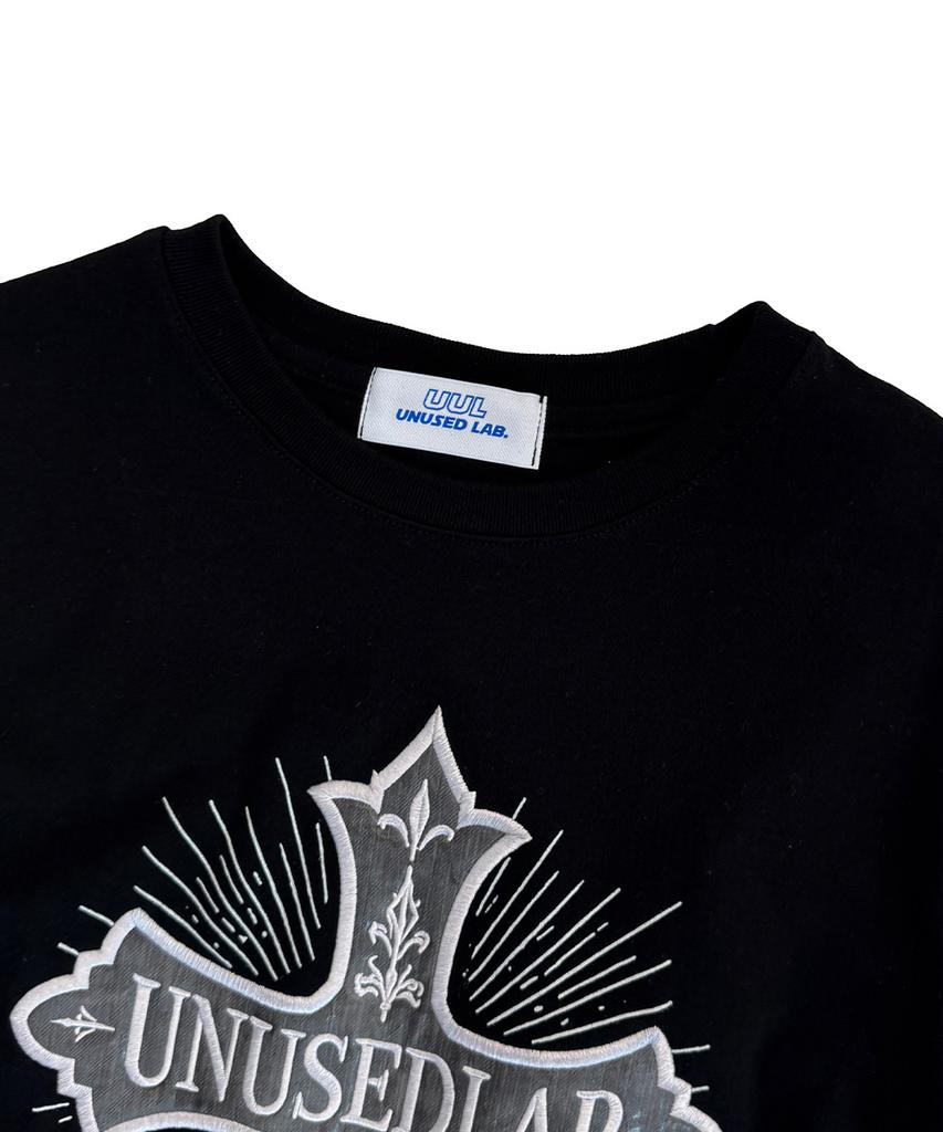 Eonyujeulaeb Cross Patch Short Sleeve T-Shirt [Black]