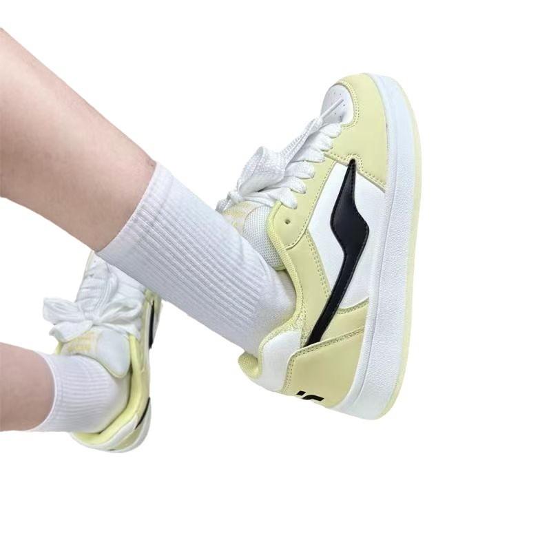 Zhao Lusi light yellow color scheme Guochao niche bread shoes women's new versatile student board shoes