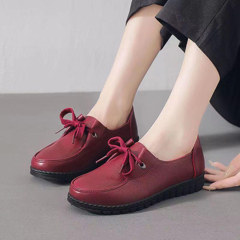 Casual shoes soft leather soft sole comfortable middle women's shoes spring and autumn flat bottom wear-resistant waterproof single shoes grandma