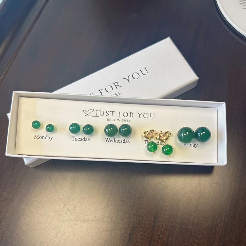 Tygodniowy Zestaw Kolczyków Sztyftów z Perłami Bez Powtórek - Francuski Retro, Prosta, Wszechstronna Biżuteria Modowa dla Kobiet