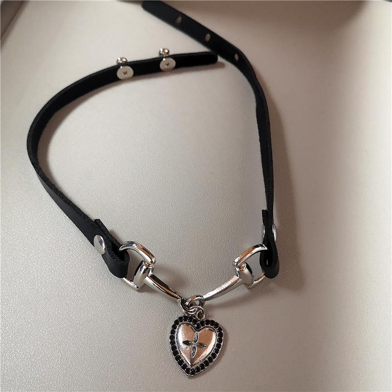 Kpop Punk Rock Heart Cross Star Pendant Beaded Necklace For Women Men Cool Hip Hop Street Grunge Y2K Charms Jewelry Accessories