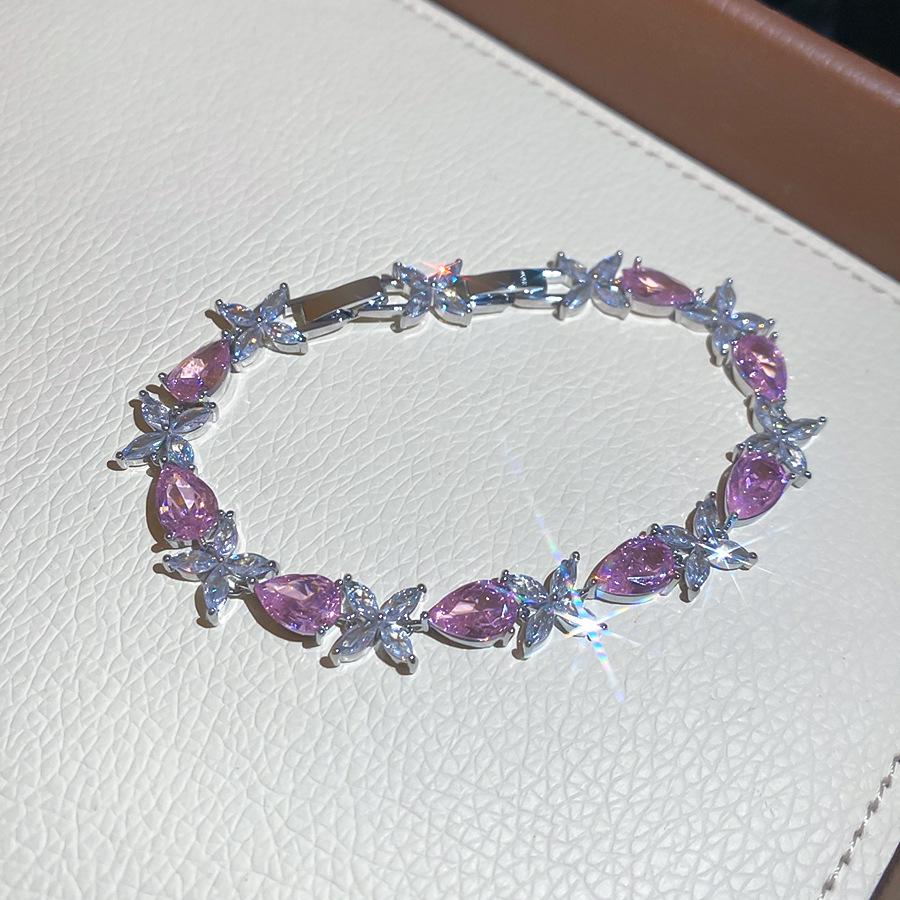 Elegant Zirconia Flower & Water Drop Bracelet – Luxury Lightweight Design for Women