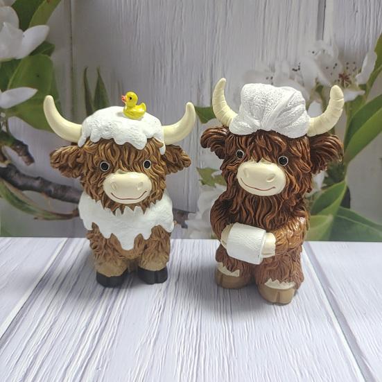 2 Pcs Highland Cow Figurine with Flowers Small Resin Highland Cow Statue Spring Farmhouse Scottish Cattle Sculpture for Home Tiered Tray Table Decor