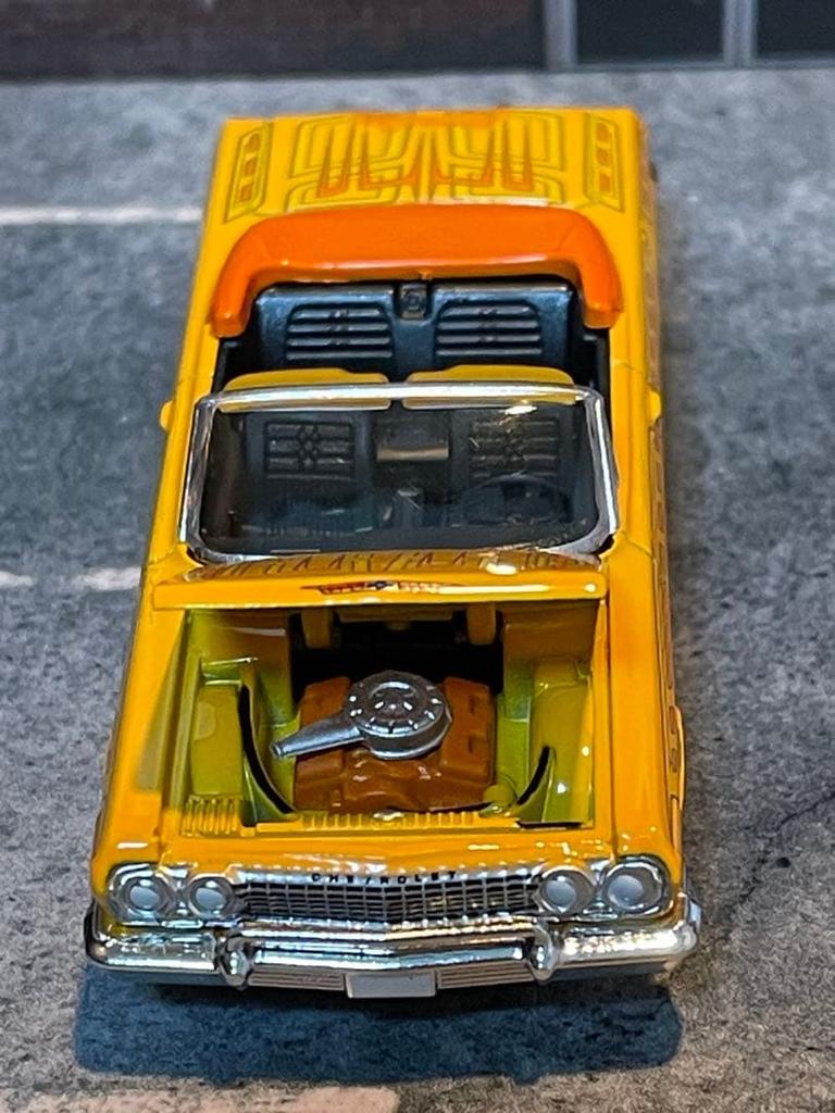 Greenlight 1/64 1963 Chevy Impala Convertible