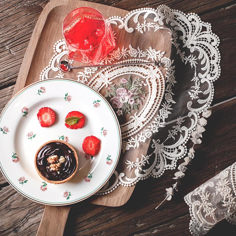 Classic Style Lace Placemat Embroidered Table Surface Cloth Dining Room Decorative Table Furniture Mats Party Wedding Antique Coffee Coasters