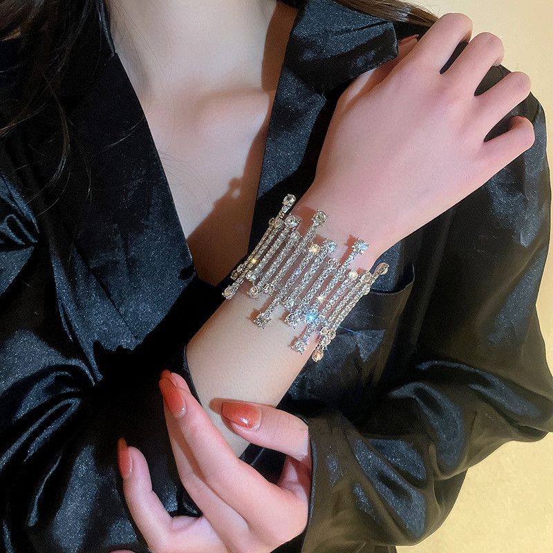 Diamond Crystal Bracelet Female Special-Interest Design Fancy Bracelet Fashion Temperament Entry Lux Internet Hot Bracelet