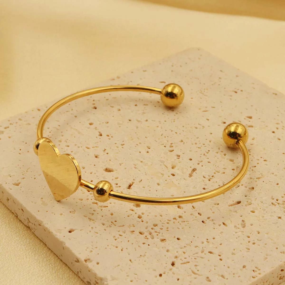 

Stainless Steel Heart Bracelet for Women Cuff Bracelets on Hand Couple Bangles Jewellery Accessories 58-60mm