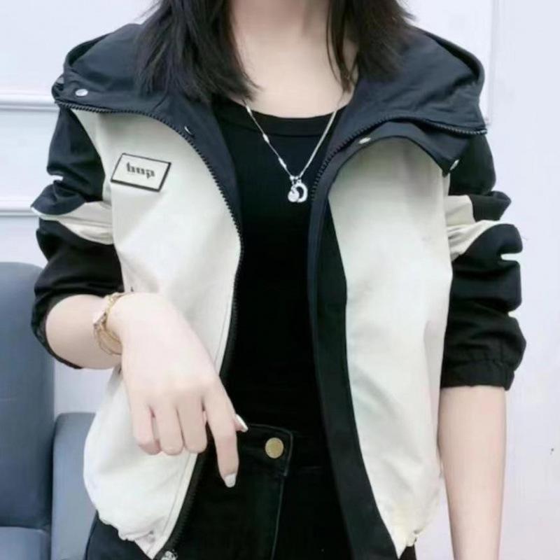 New Autumn and Winter Contrasting Color Jackets for Women, Short Hooded Women's Tops and Jackets