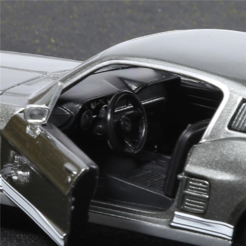Maisto 1:24 1967 Ford Mustang GT Alloy Sports Car Model Diecast Metal Racing Vehicles Car Model Simulation Collection Kids Gifts