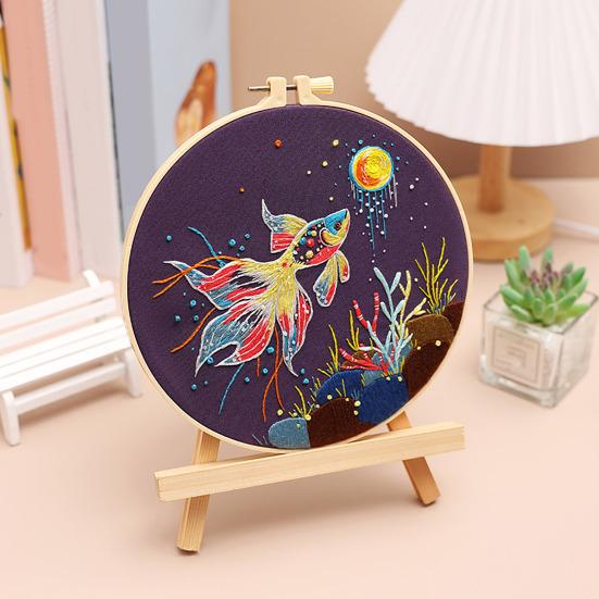 Star Goldfish Embroidery Kit Embroidery Starter Kit with Hoop Fabric Threads Adult Needlework Kit for Beginners Home Decor