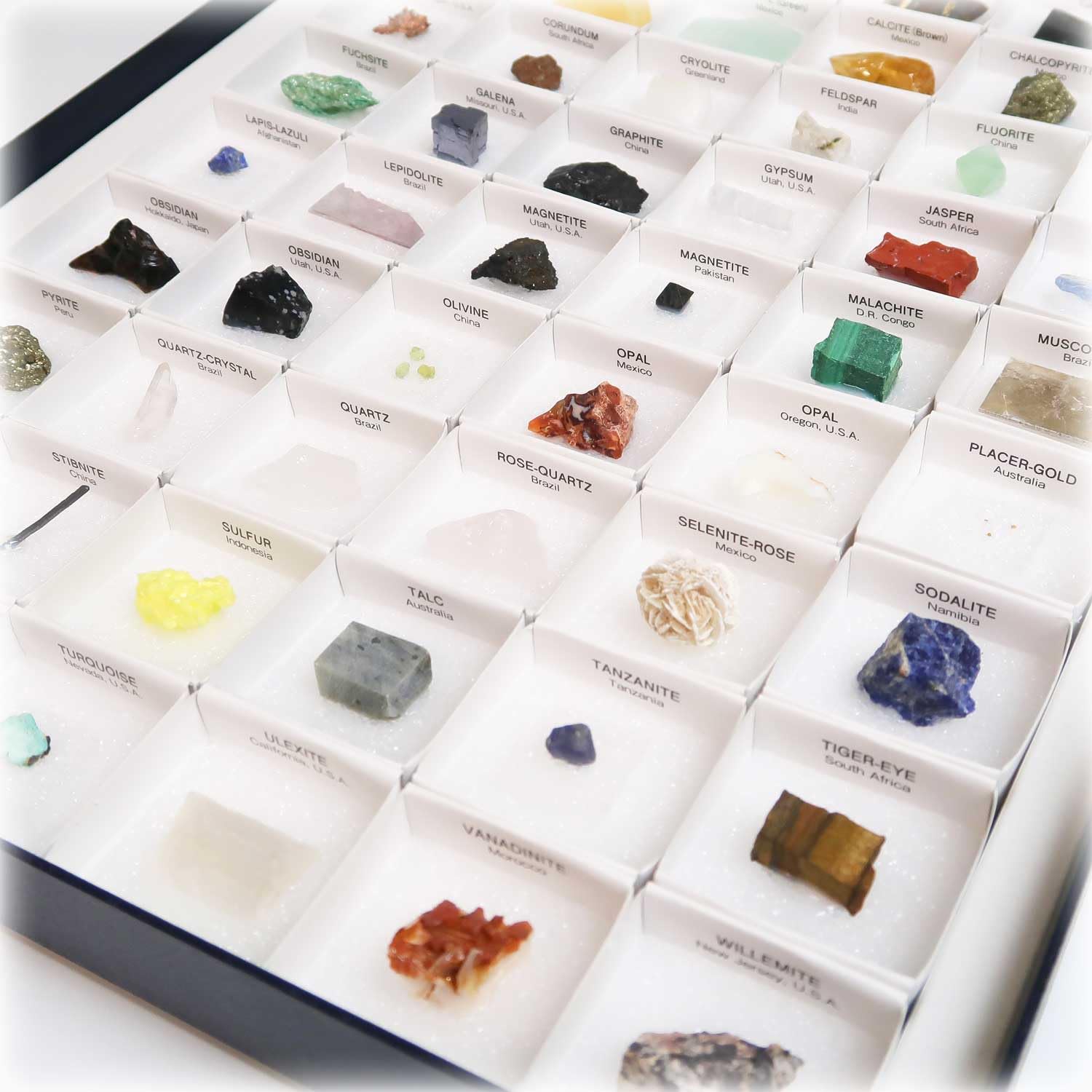 

TOKYO SCIENCE specimen of minerals beautiful mineral collection RENEW types of mineral specimens in a box specimen 275 x 405 x H30 American style