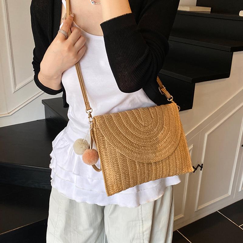 Handmade Straw Beach Shoulder Crossbody Bag Girls Envelope Woven Summer Small Hair Ball Cluth