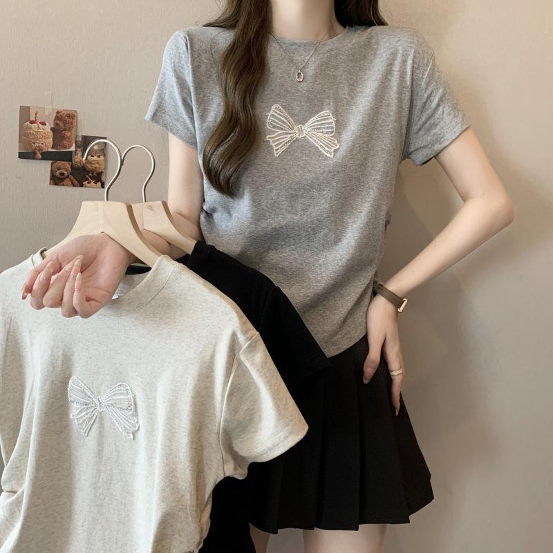 

2024 Trendy Women s Slim-Fit Short-Sleeve Top with Applique Embroidery Small