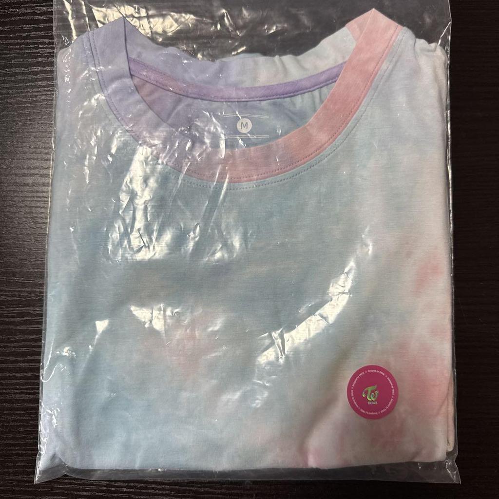 [USED] TWICE World In A Day Official T-shirt