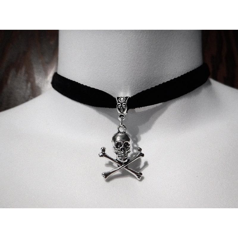 Gothic Black Skull Velvet Choker