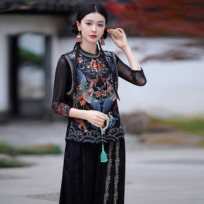2025 Ethnic Style Women's Sleeveless Embroidered Floral Vest Cardigan