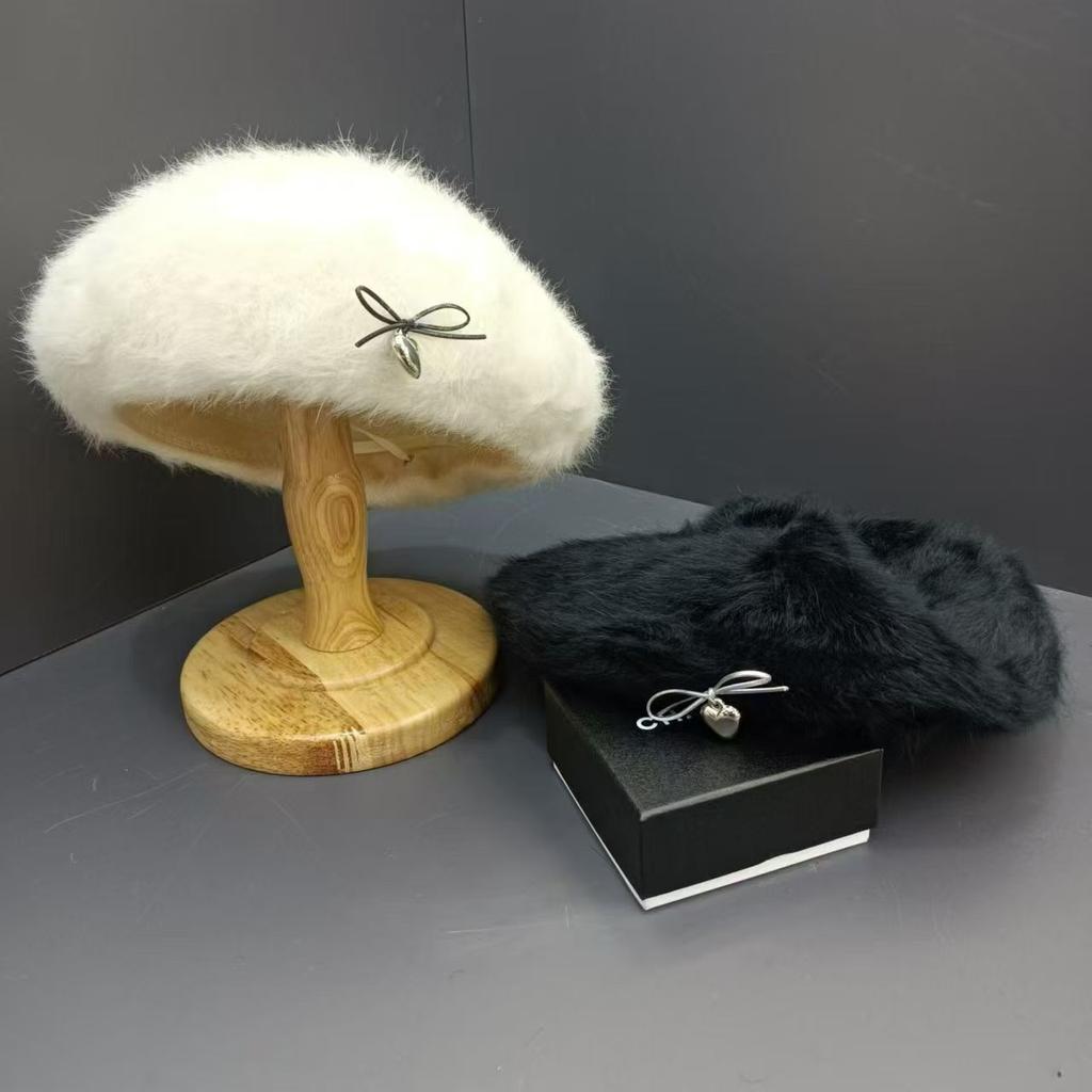 Korean Version of Versatile Bow with Rabbit Fur Backwards Beret White Women's New Winter Sweet and Cute