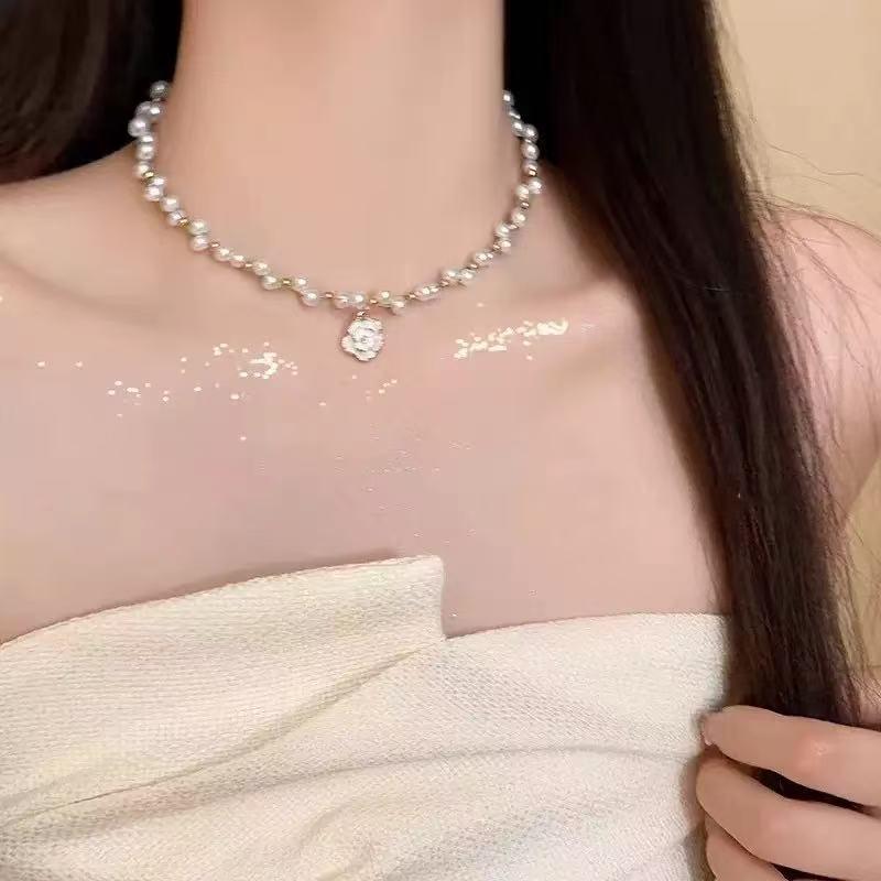 Elegant French Pearl Camellia Necklace: High-End Versatile Women's Choker