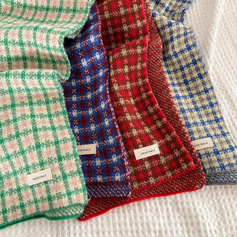 Small fresh college style small plaid wool scarf women's winter warm versatile retro knitted scarf
