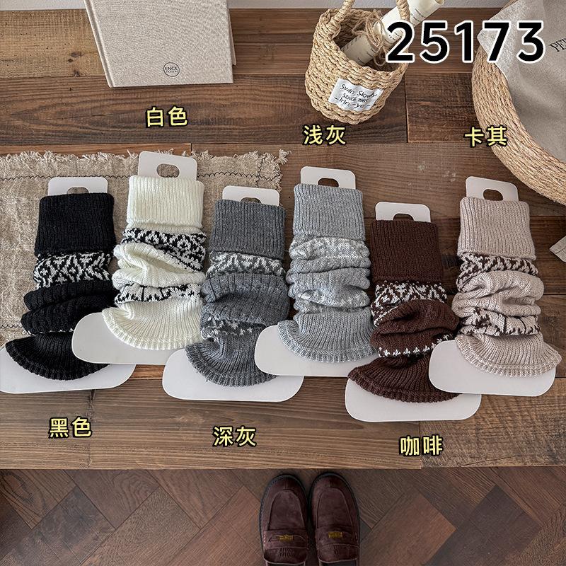 Sock Coverssocks Are Piled Up With Warm And Thickened Retro Gray Diamond Calf Leg Covers