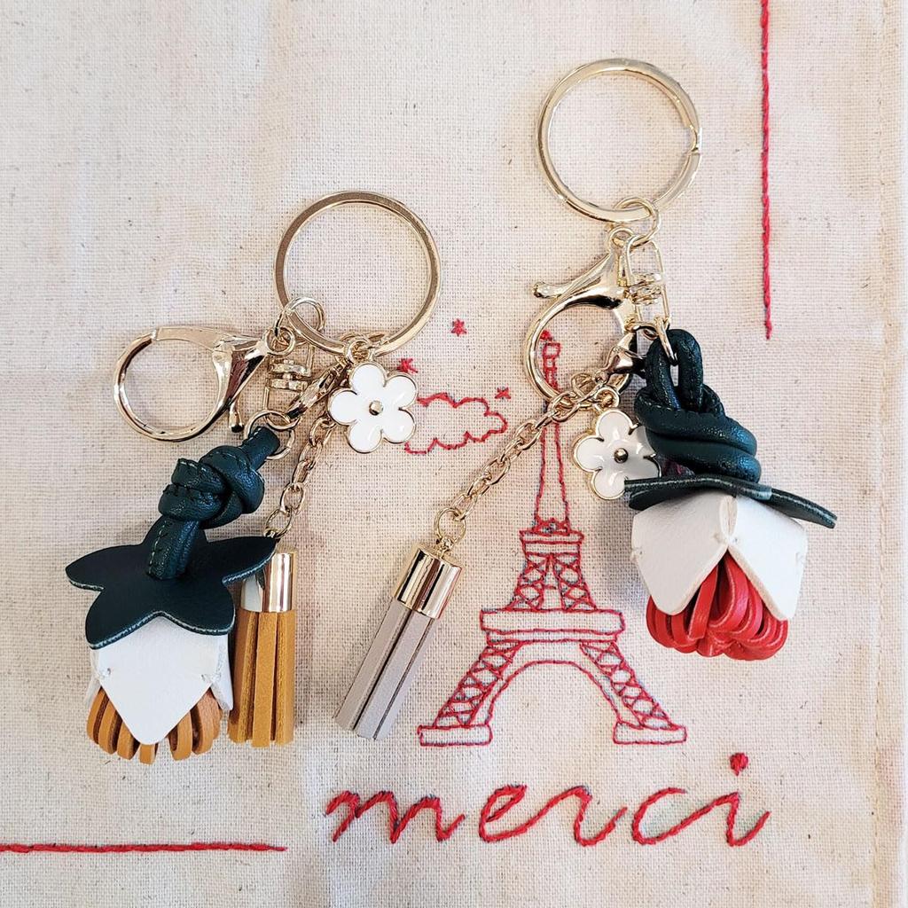 [byDream] 3D Flower Key Ring with Charm, Car Keychain, PU Leather, Phone and Bag Keyring, Bag Decoration (White)