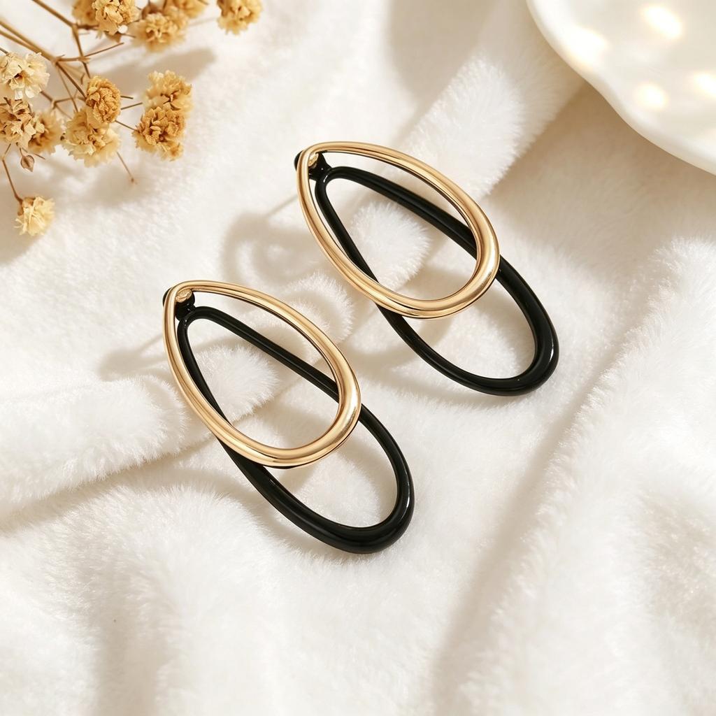 Simple Stud Earrings Women's Hong Kong Flavor Earrings Simple Light Luxury Temperament Style Niche Earrings