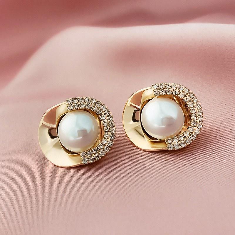 Ins Fashion Geometric Pearl Earrings High-quality Silver Pins With A Retro Twist