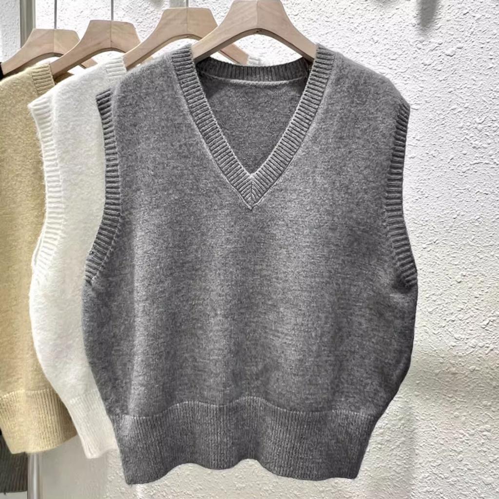 Women Sweater Vest Solid Vintage Casual Spring V-Neck Design Sleeveless Vest Elegant Waistcoats