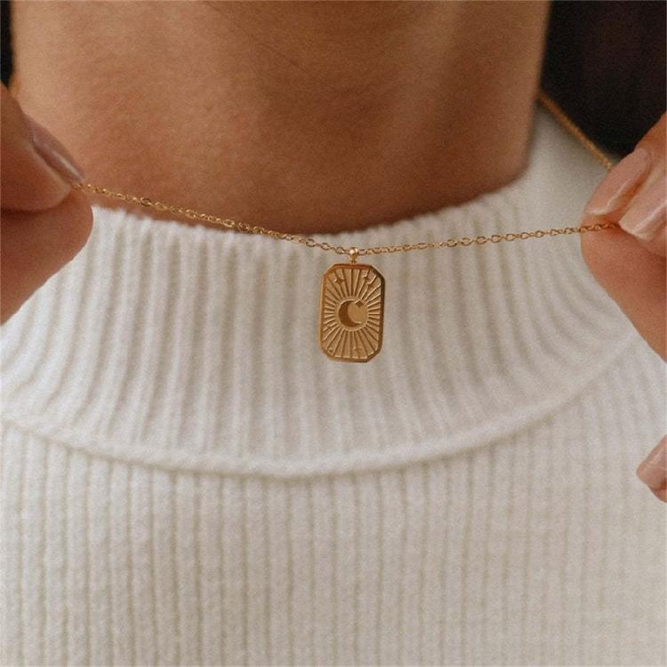 Women's Waterproof Star Pendant Necklace with Pearls Chain 18K Gold Plated Stainless Steel Materials Stylish Outfiuts